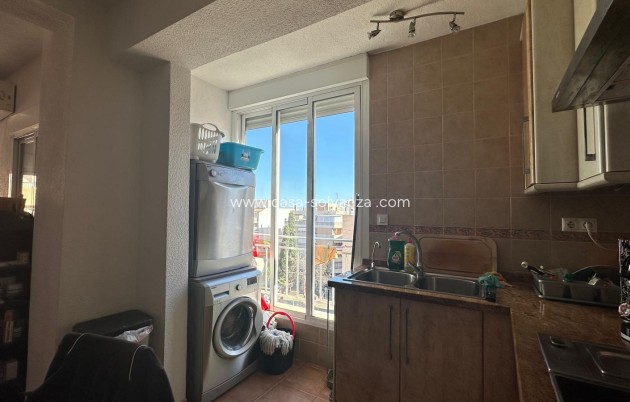 Resale - Apartment / flat - Torrevieja - Estacion Autobuses