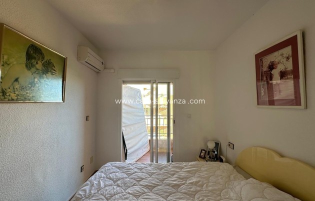 Resale - Apartment / flat - Torrevieja - Estacion Autobuses