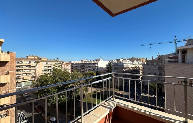 Resale - Apartment / flat - Torrevieja - Estacion Autobuses