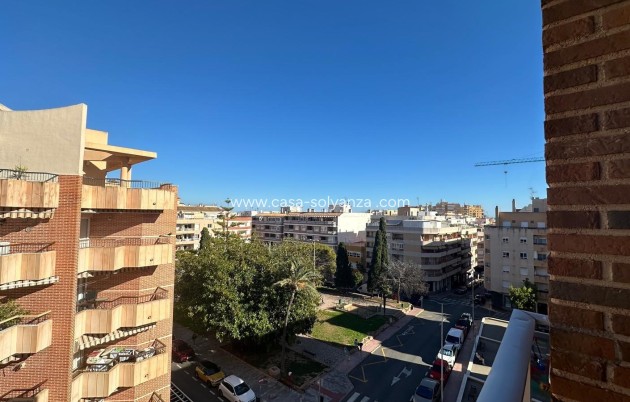Resale - Apartment / flat - Torrevieja - Estacion Autobuses