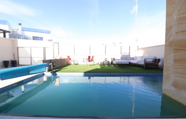 Herverkoop - Villa - Orihuela Costa - Lomas de Cabo Roig