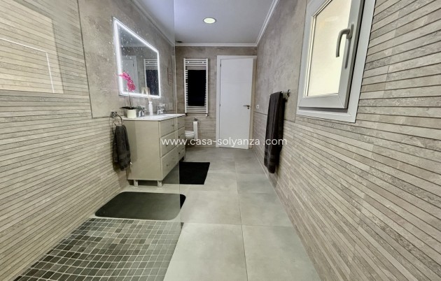 Herverkoop - Villa - Cabo Roig