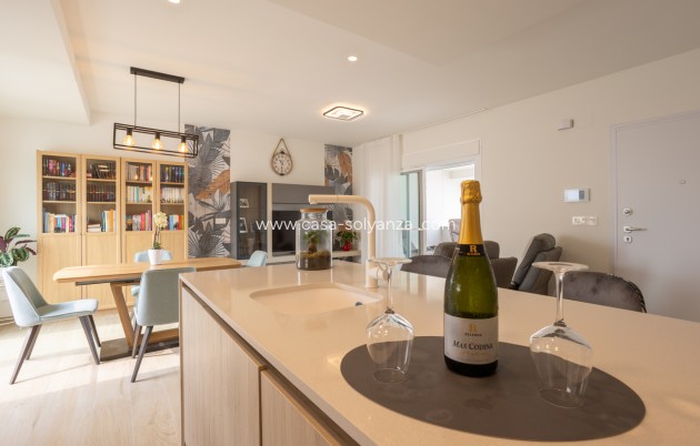 Resale - Apartment / flat - Villamartin - Costa Blanca