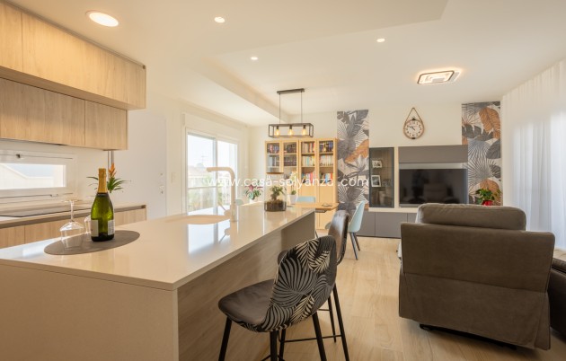 Resale - Apartment / flat - Villamartin - Costa Blanca