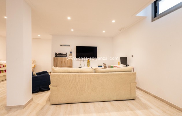 Wiederverkauf - Villa - Orihuela - Villamartin