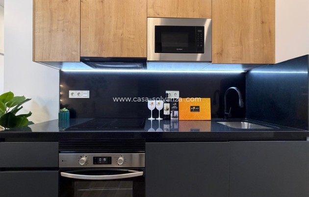 Herverkoop - Appartement / flat - Torrevieja - Puerto