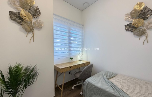Herverkoop - Appartement / flat - Torrevieja - Puerto