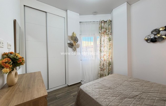 Herverkoop - Appartement / flat - Torrevieja - Puerto