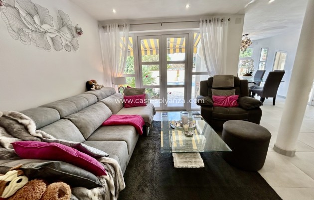 Herverkoop - Villa - Cabo Roig