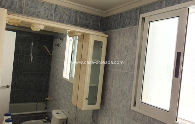 Resale - Apartment / flat - Torrevieja - Center