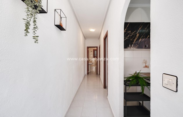 Resale - Villa - Torrevieja - Nueva Torrevieja