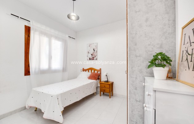 Resale - Villa - Torrevieja - Nueva Torrevieja