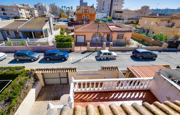 Resale - Villa - Torrevieja - Nueva Torrevieja