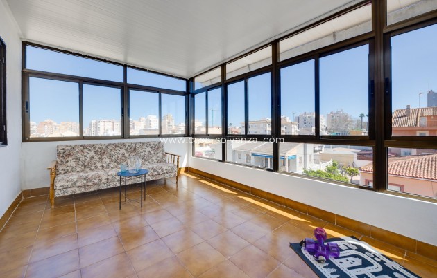 Resale - Villa - Torrevieja - Nueva Torrevieja