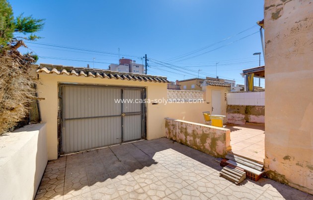 Resale - Villa - Torrevieja - Nueva Torrevieja