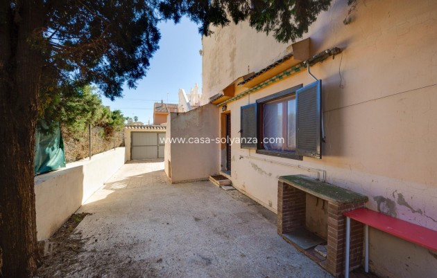 Resale - Villa - Torrevieja - Nueva Torrevieja