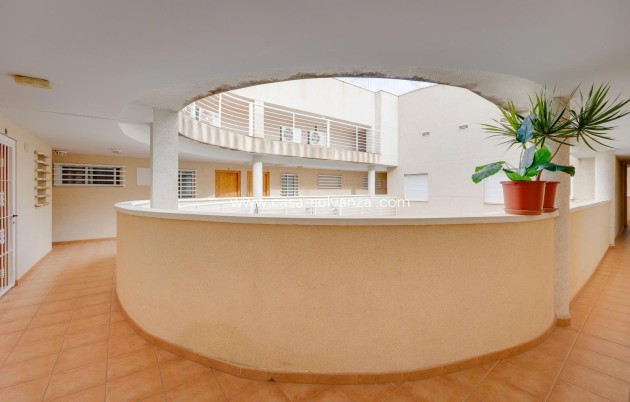 Resale - Apartment / flat - Torrevieja - Center