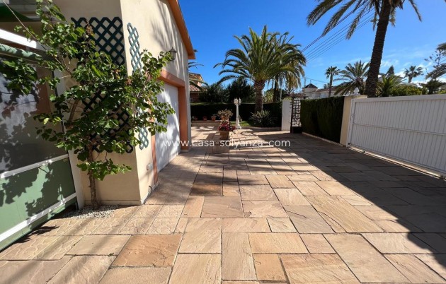 Herverkoop - Villa - Cabo Roig