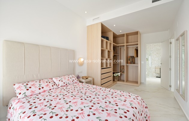 Neue Gebäude - Villa - Polop