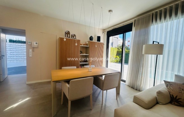 Herverkoop - Villa - Orihuela - Cabo Roig
