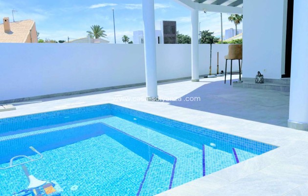 Herverkoop - Villa - Orihuela - Punta Prima