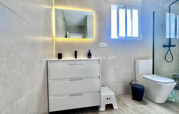 Herverkoop - Villa - San Miguel de Salinas - Las filipinas