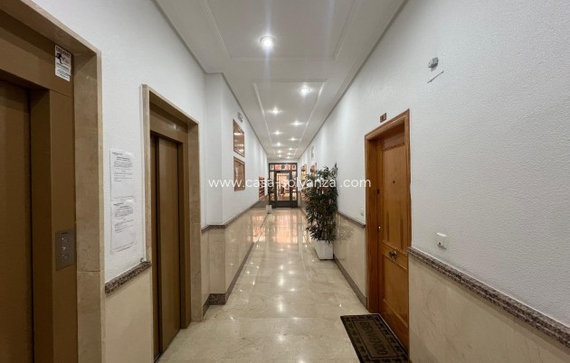 Herverkoop - Appartement / flat - Torrevieja - Center