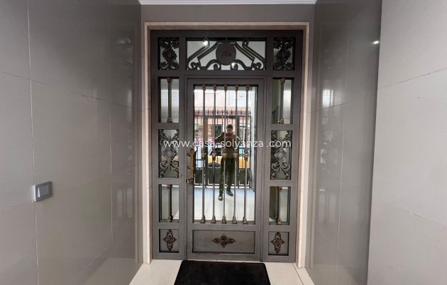 Herverkoop - Appartement / flat - Torrevieja - Center