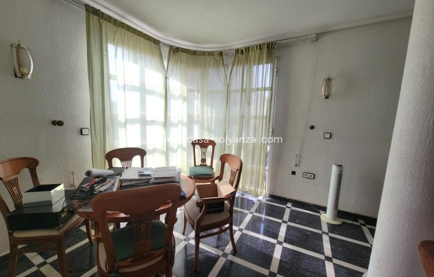 Resale - Apartment / flat - Torrevieja - Center