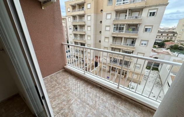 Resale - Apartment / flat - Torrevieja - Costa Blanca