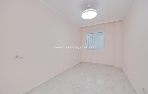 Herverkoop - Appartement / flat - Torrevieja - Acequion