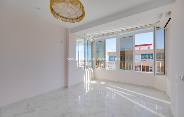 Herverkoop - Appartement / flat - Torrevieja - Acequion
