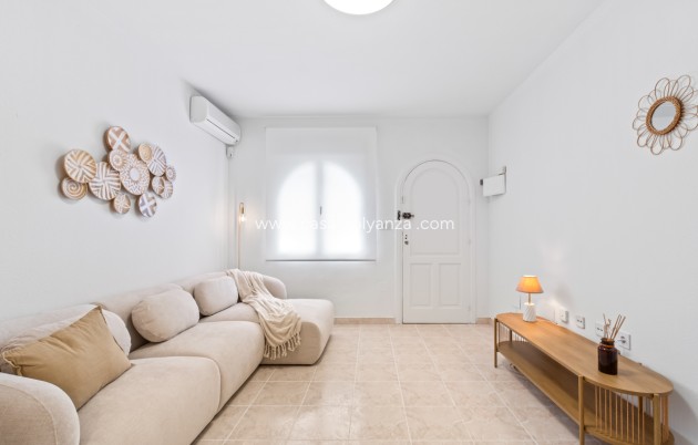 Resale - Townhouse - La Florida