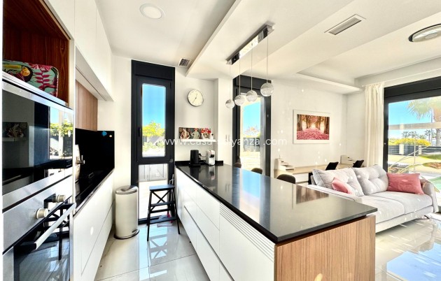 Herverkoop - Villa - Orihuela Costa - Lomas de Cabo Roig