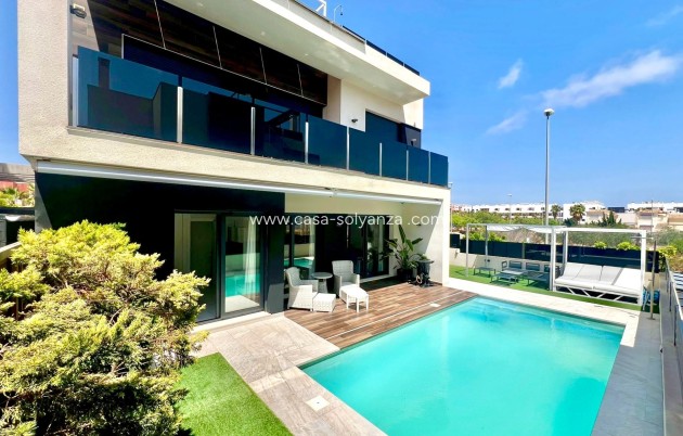 Herverkoop - Villa - Orihuela Costa - Lomas de Cabo Roig