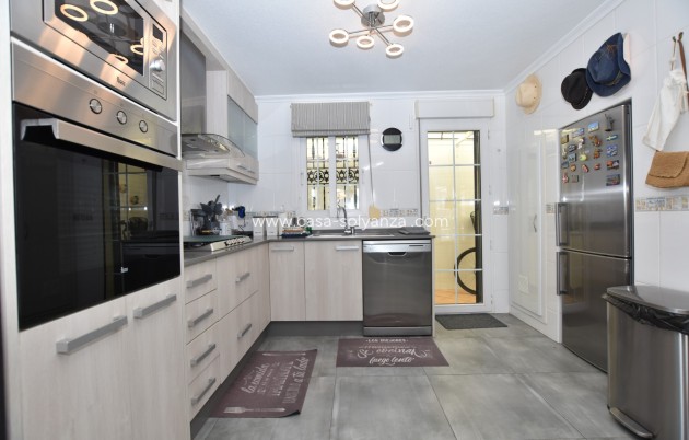 Herverkoop - Villa - Orihuela Costa - Costa Blanca