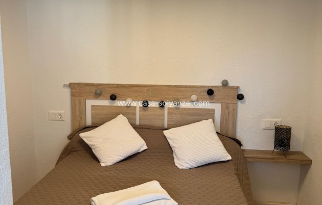 Alquiler a largo plazo - Flat - Torrevieja - La Mata