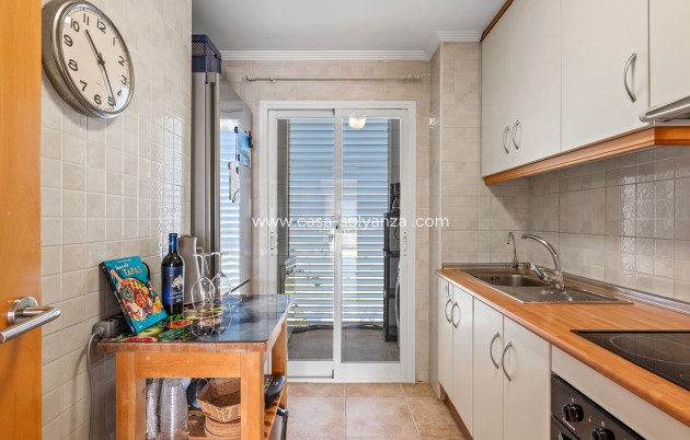 Resale - Apartment / flat - Torrevieja - La veleta