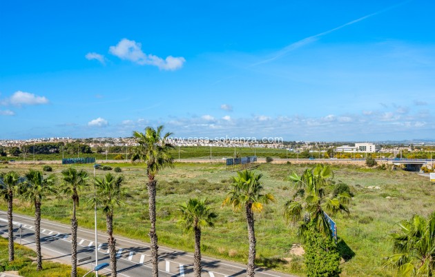 Resale - Apartment / flat - Torrevieja - La veleta