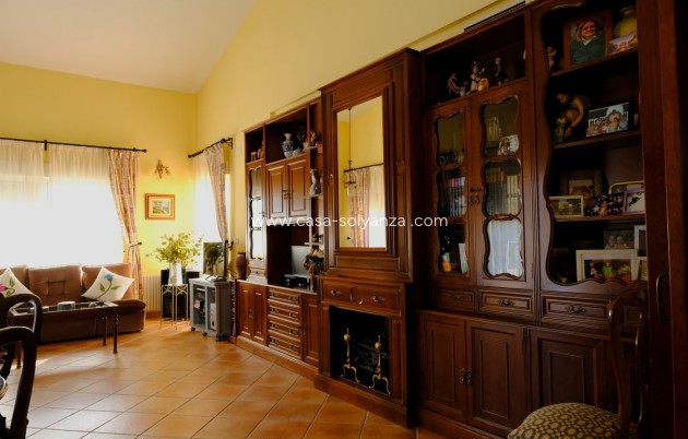 Resale - Country Property/Finca - Orihuela - Inland