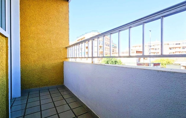 Herverkoop - Appartement / flat - Torrevieja - Puerto Deportivo