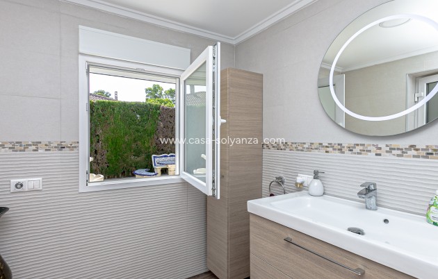 Herverkoop - Villa - Campoamor - Lomas de Don Juan