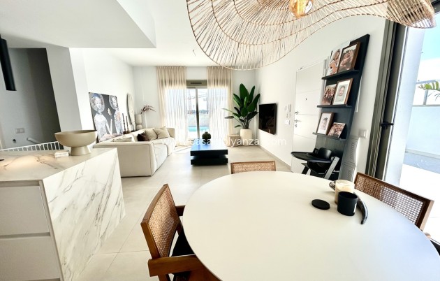 Resale - Villa - San Miguel de Salinas