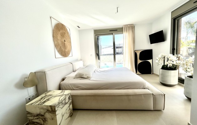 Resale - Villa - San Miguel de Salinas