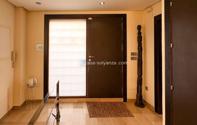 Wiederverkauf - Independent villa - Guardamar del Segura