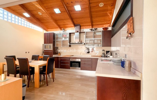 Wiederverkauf - Independent villa - Guardamar del Segura