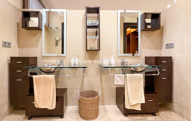 Wiederverkauf - Independent villa - Guardamar del Segura