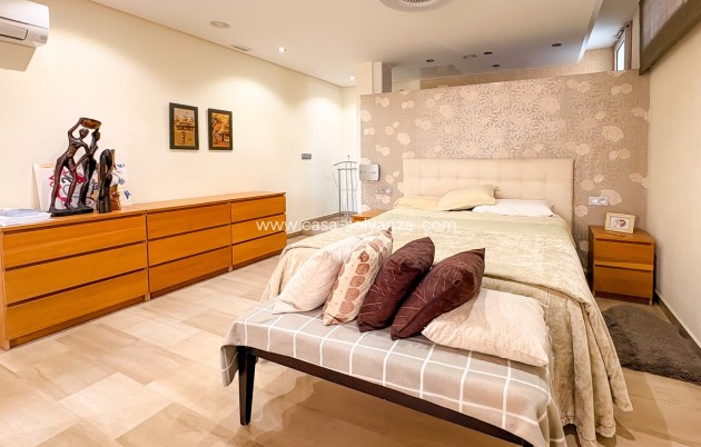 Wiederverkauf - Independent villa - Guardamar del Segura