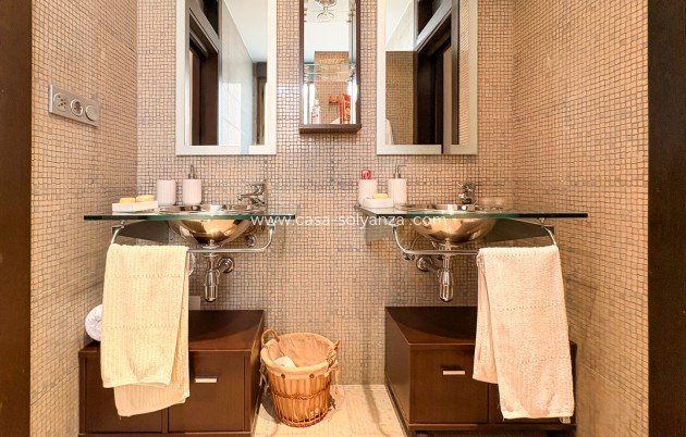 Wiederverkauf - Independent villa - Guardamar del Segura