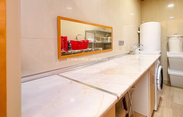 Wiederverkauf - Independent villa - Guardamar del Segura